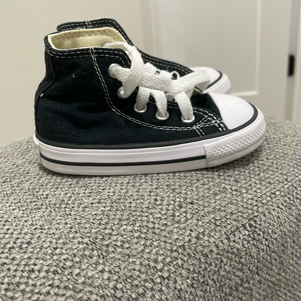 Toddler size 5 converse worn twice